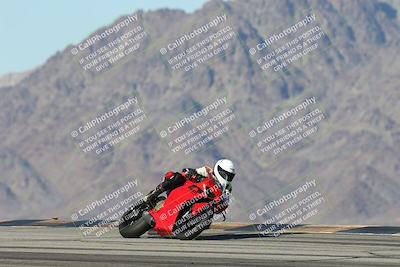 media/Dec-01-2025-Moto Forza (Mon) [[2daa91e15f]]/1-Advanced Group/Session 4 Turn 9/